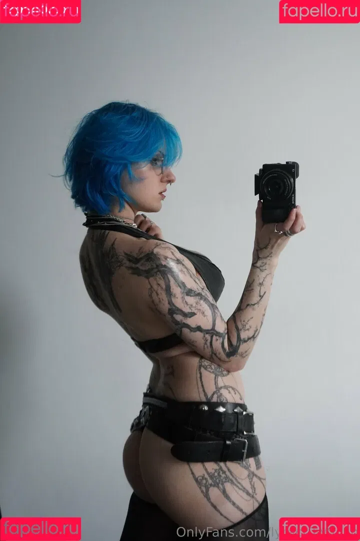 Lyra Crow / lyracr0w0 Onlyfans Photo Gallery 