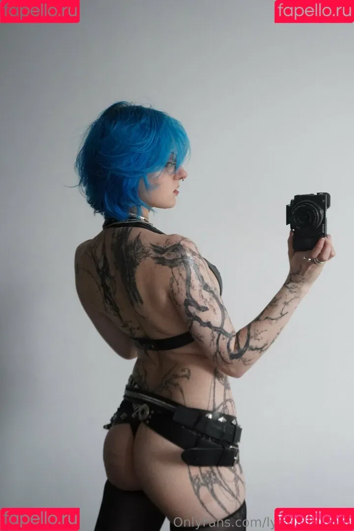 Lyra Crow / lyracr0w0 Onlyfans Photo Gallery 