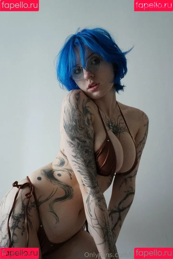 Lyra Crow / lyracr0w0 Onlyfans Photo Gallery 