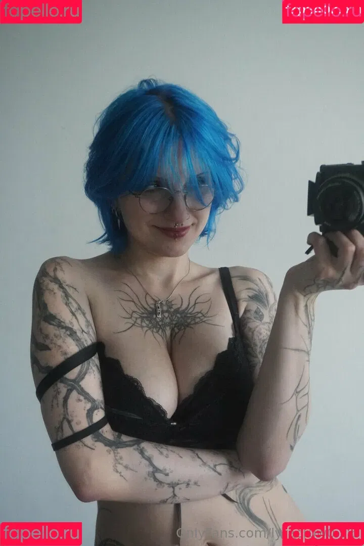Lyra Crow / lyracr0w0 Onlyfans Photo Gallery 