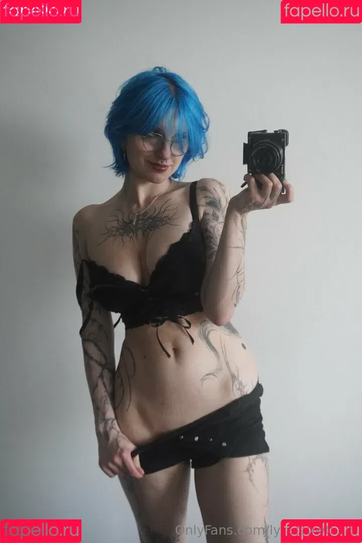 Lyra Crow / lyracr0w0 Onlyfans Photo Gallery 