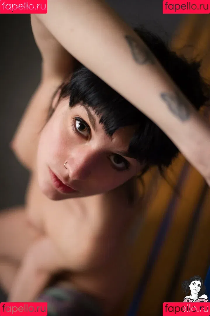 Lauretta / brokendollhatesyou / lauretta_me Onlyfans Photo Gallery 