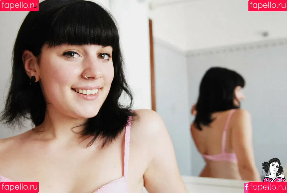 Lauretta / brokendollhatesyou / lauretta_me Onlyfans Photo Gallery 