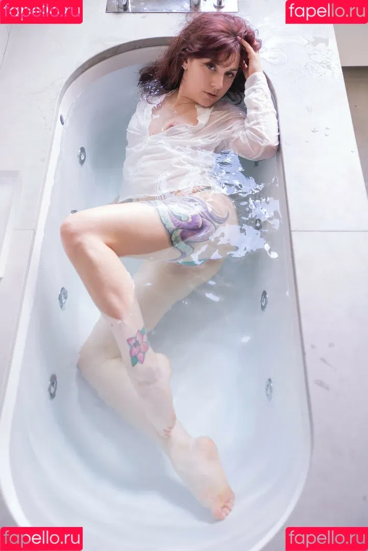 Lauretta / brokendollhatesyou / lauretta_me Onlyfans Photo Gallery 