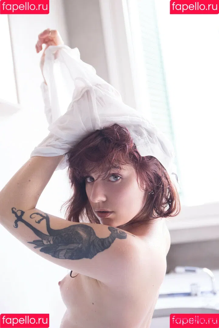 Lauretta / brokendollhatesyou / lauretta_me Onlyfans Photo Gallery 