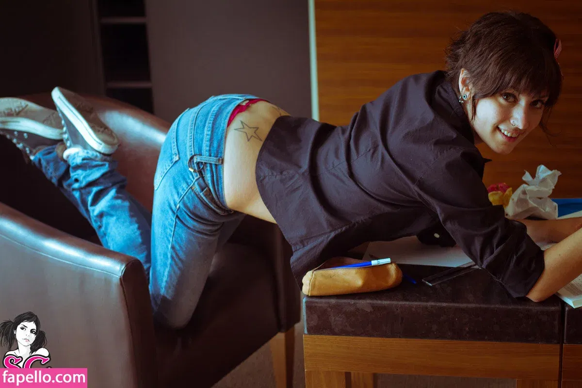 Lauretta / brokendollhatesyou / lauretta_me Onlyfans Photo Gallery 