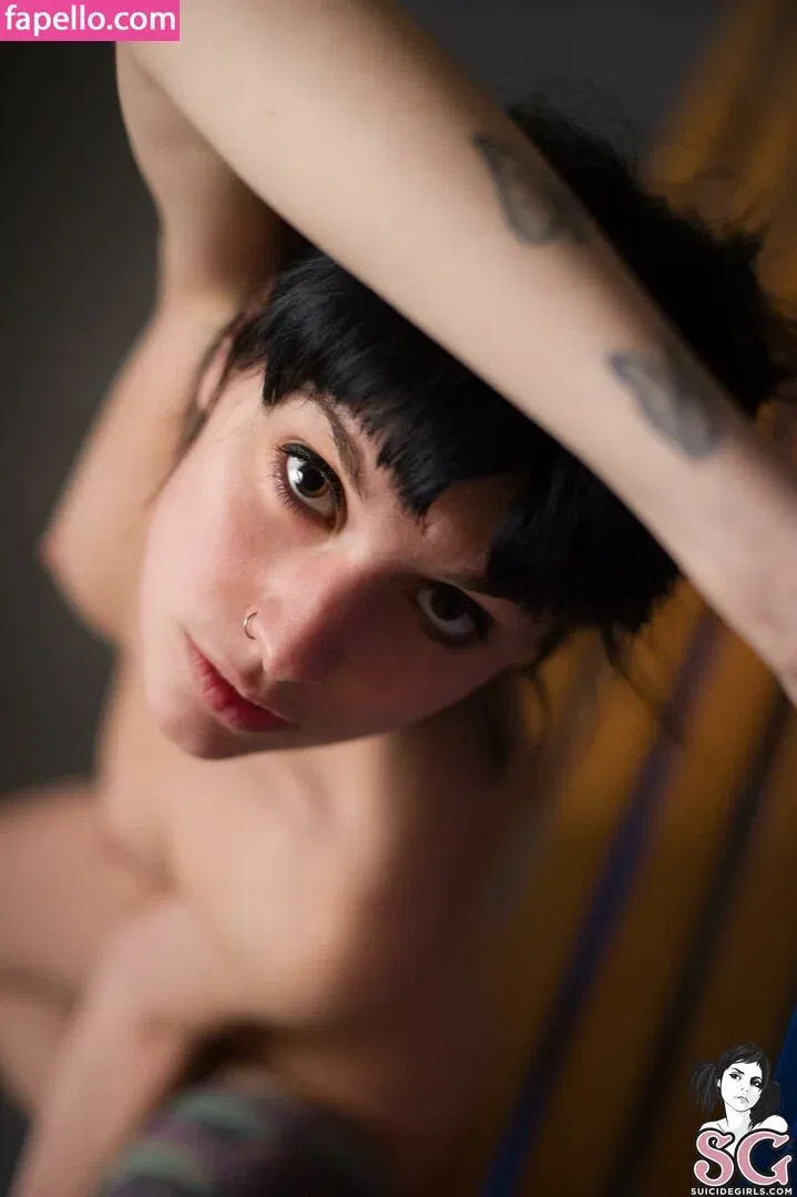 Lauretta / brokendollhatesyou / lauretta_me Onlyfans Photo Gallery 