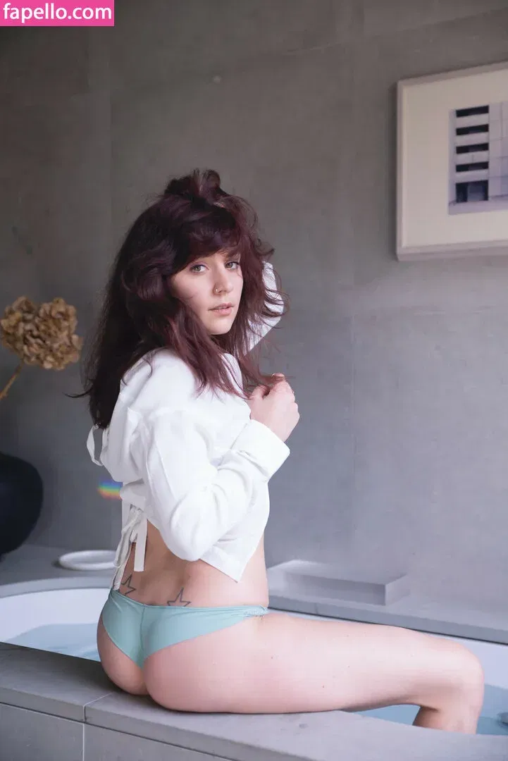 Lauretta / brokendollhatesyou / lauretta_me Onlyfans Photo Gallery 