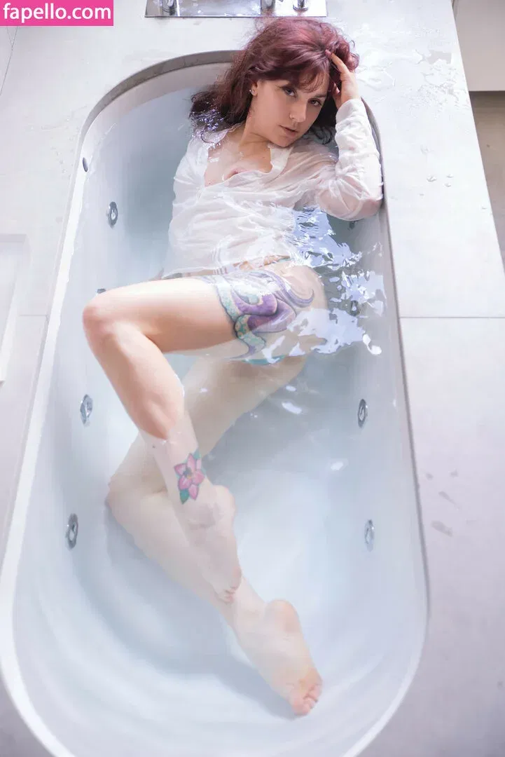 Lauretta / brokendollhatesyou / lauretta_me Onlyfans Photo Gallery 