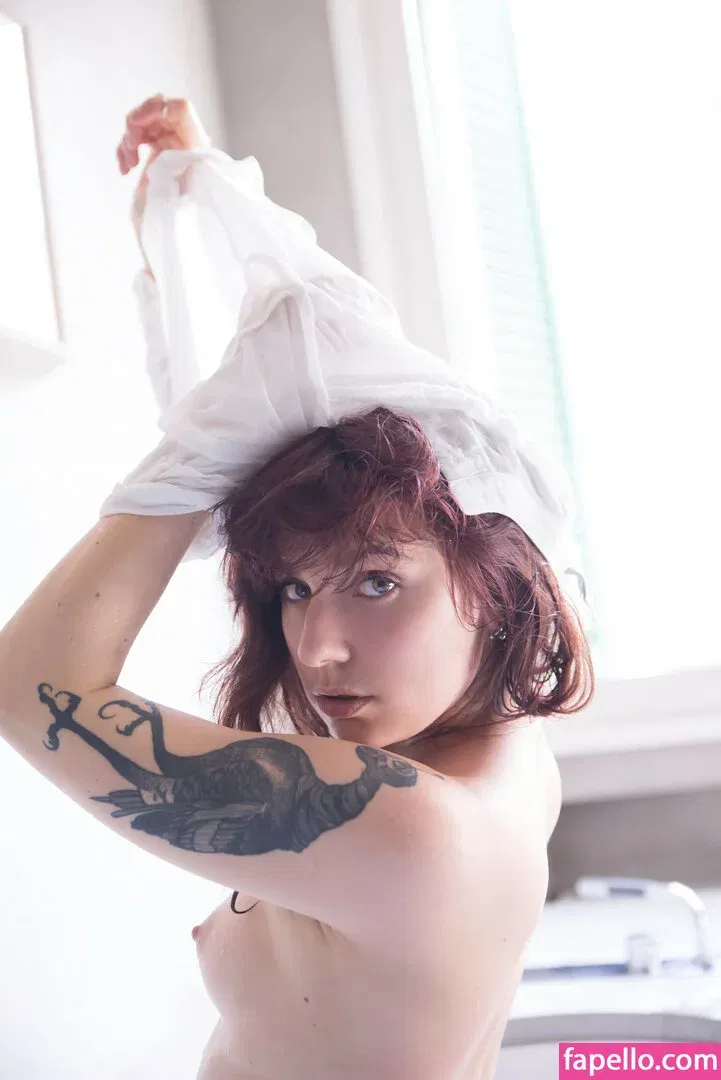 Lauretta / brokendollhatesyou / lauretta_me Onlyfans Photo Gallery 