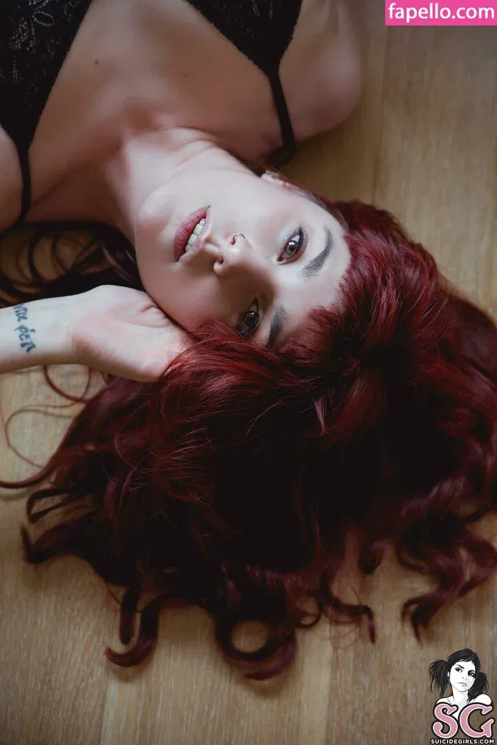 Lauretta / brokendollhatesyou / lauretta_me Onlyfans Photo Gallery 