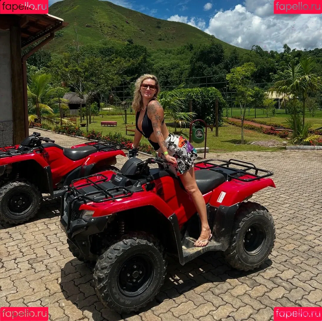 Laura Keller / laurakelleroriginal Onlyfans Photo Gallery 