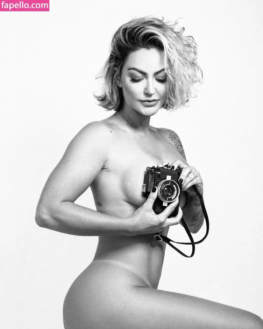 Laura Keller / laurakelleroriginal Onlyfans Photo Gallery 