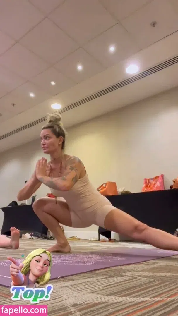 Laura Keller / laurakelleroriginal Onlyfans Photo Gallery 