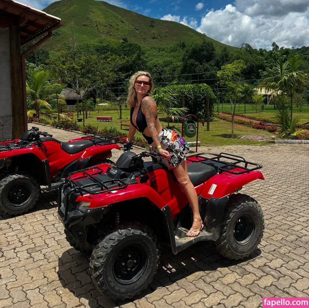 Laura Keller / laurakelleroriginal Onlyfans Photo Gallery 