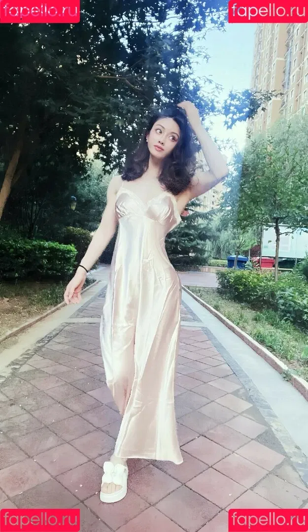 Yuan Herong / yuanherong.1229 Onlyfans Photo Gallery 