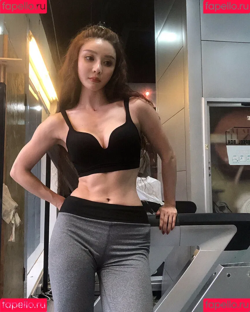 Yuan Herong / yuanherong.1229 Onlyfans Photo Gallery 