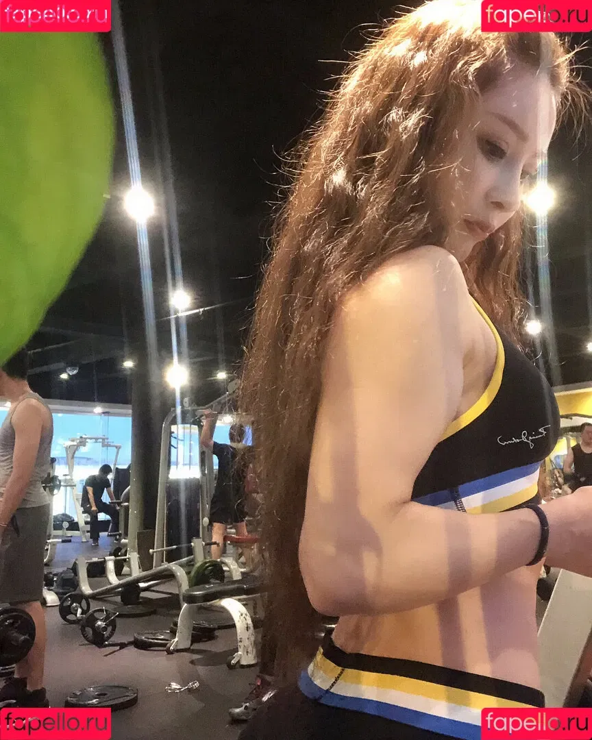 Yuan Herong / yuanherong.1229 Onlyfans Photo Gallery 