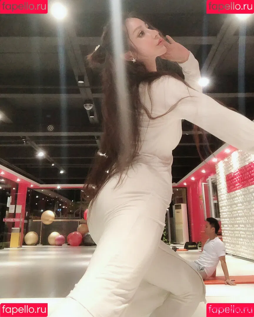 Yuan Herong / yuanherong.1229 Onlyfans Photo Gallery 