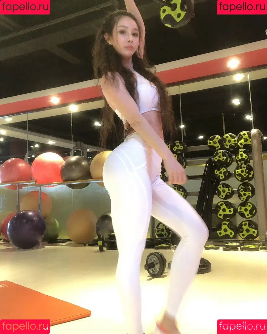Yuan Herong / yuanherong.1229 Onlyfans Photo Gallery 