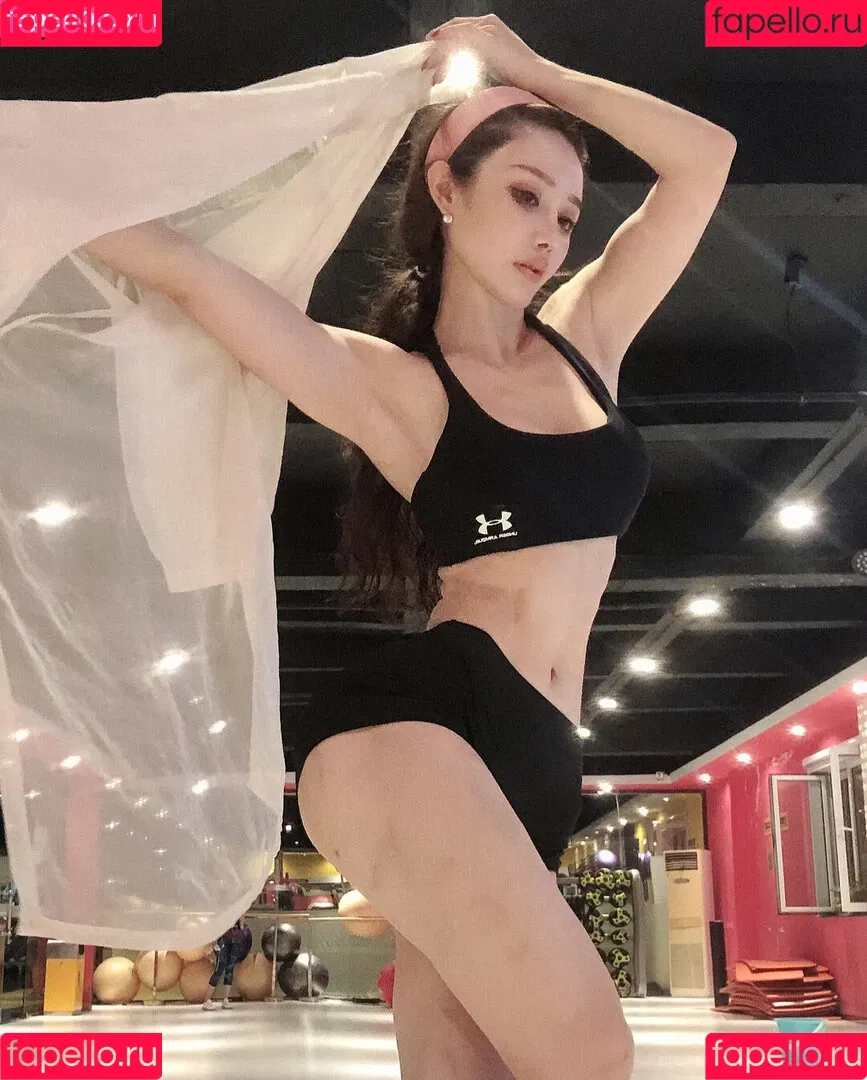 Yuan Herong / yuanherong.1229 Onlyfans Photo Gallery 