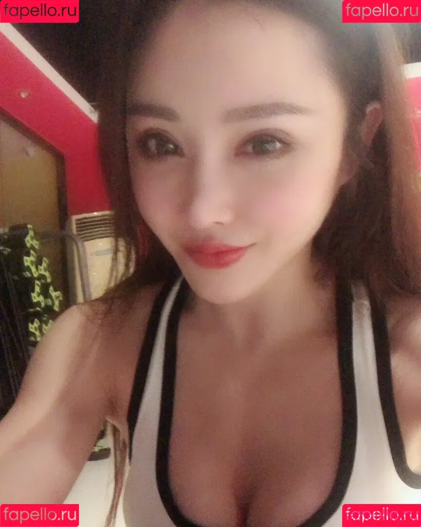 Yuan Herong / yuanherong.1229 Onlyfans Photo Gallery 