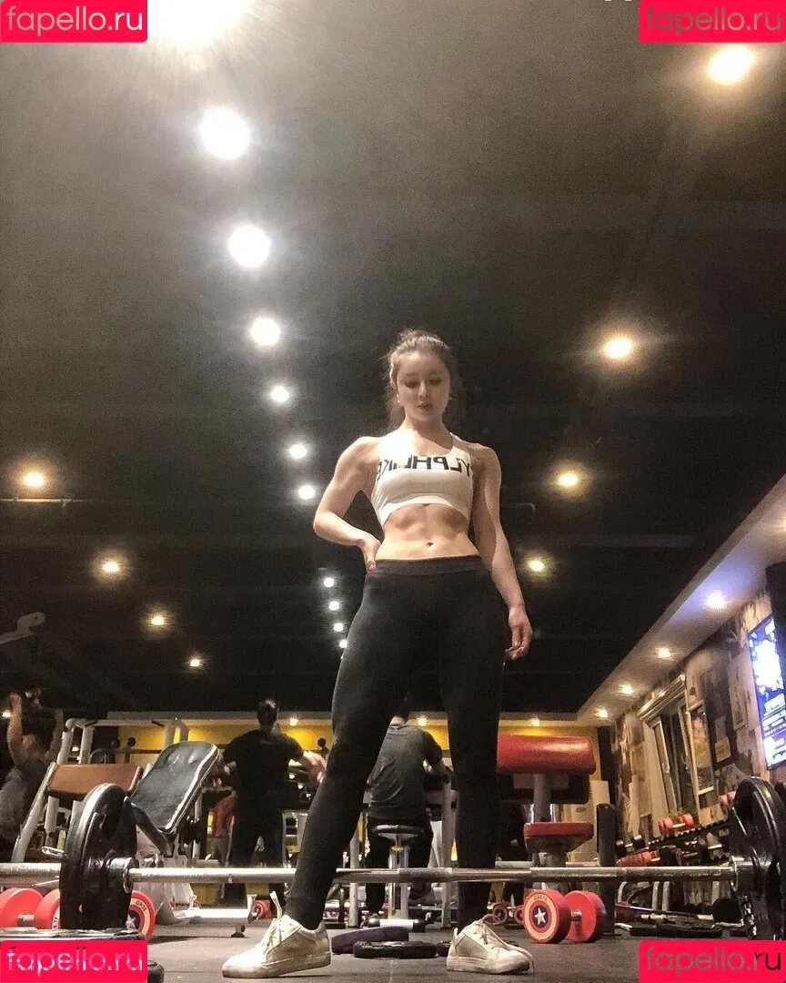 Yuan Herong / yuanherong.1229 Onlyfans Photo Gallery 