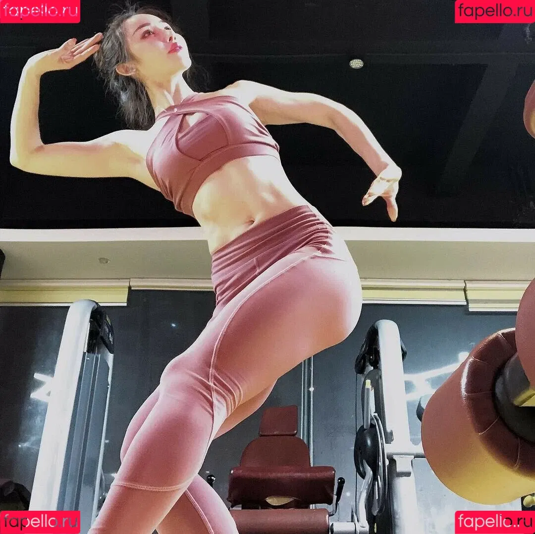 Yuan Herong / yuanherong.1229 Onlyfans Photo Gallery 