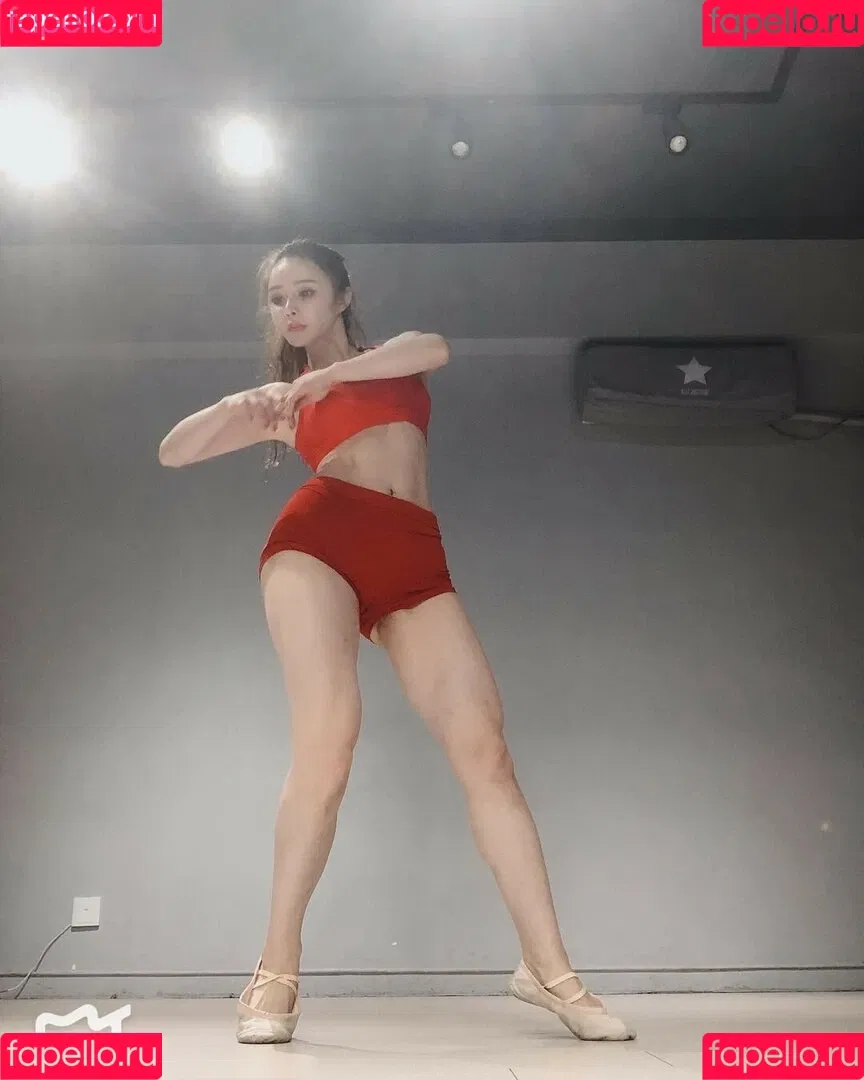 Yuan Herong / yuanherong.1229 Onlyfans Photo Gallery 