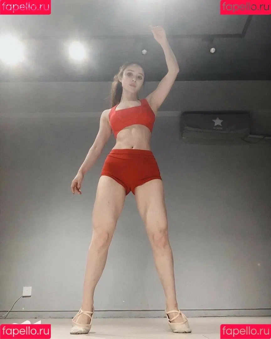 Yuan Herong / yuanherong.1229 Onlyfans Photo Gallery 