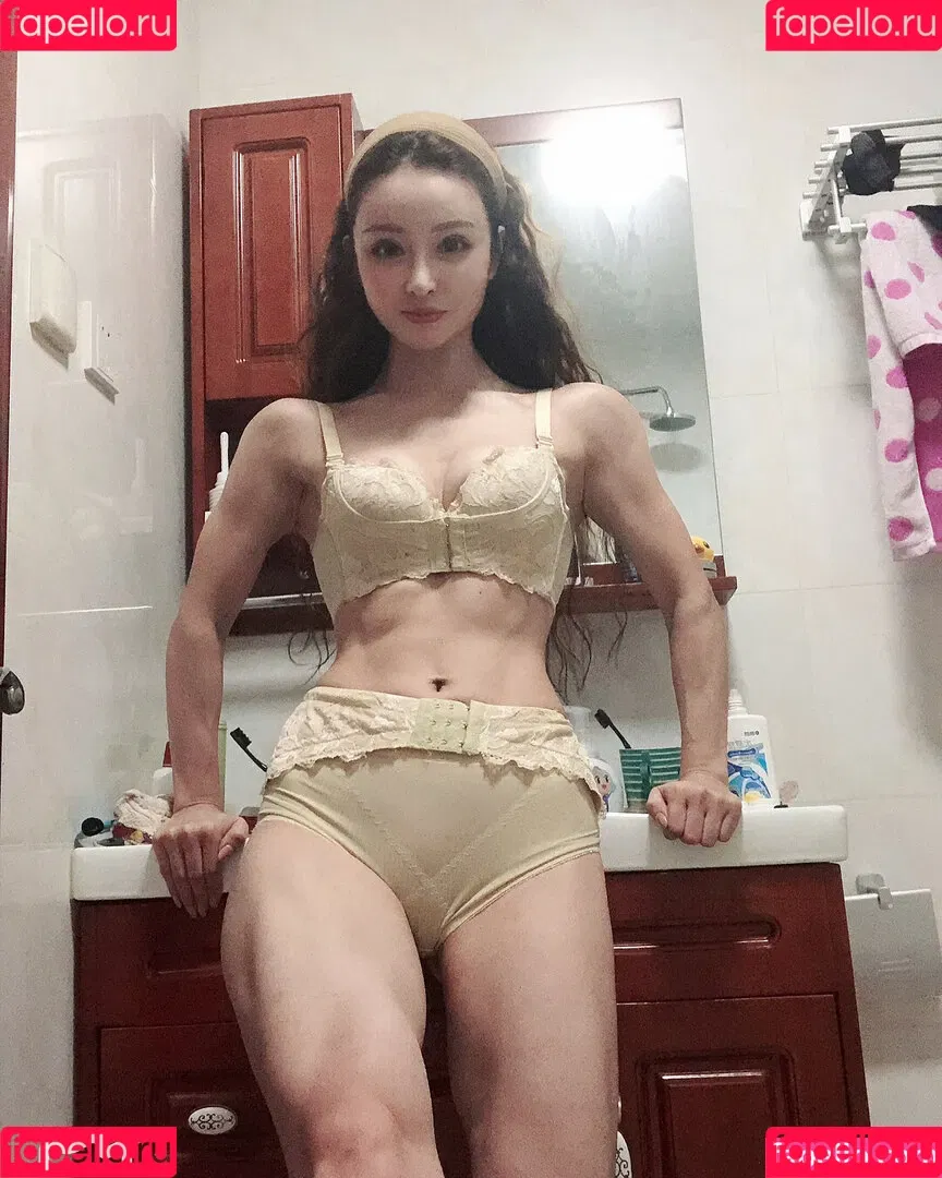Yuan Herong / yuanherong.1229 Onlyfans Photo Gallery 