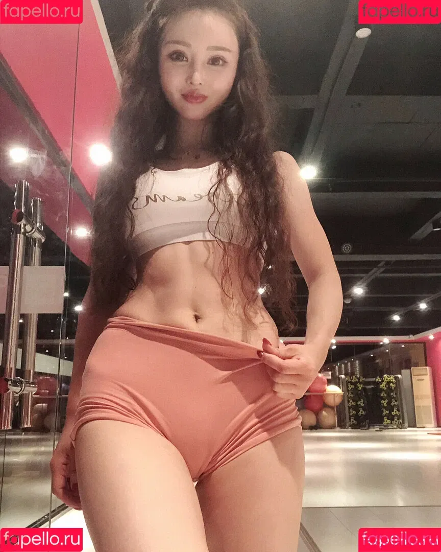 Yuan Herong / yuanherong.1229 Onlyfans Photo Gallery 