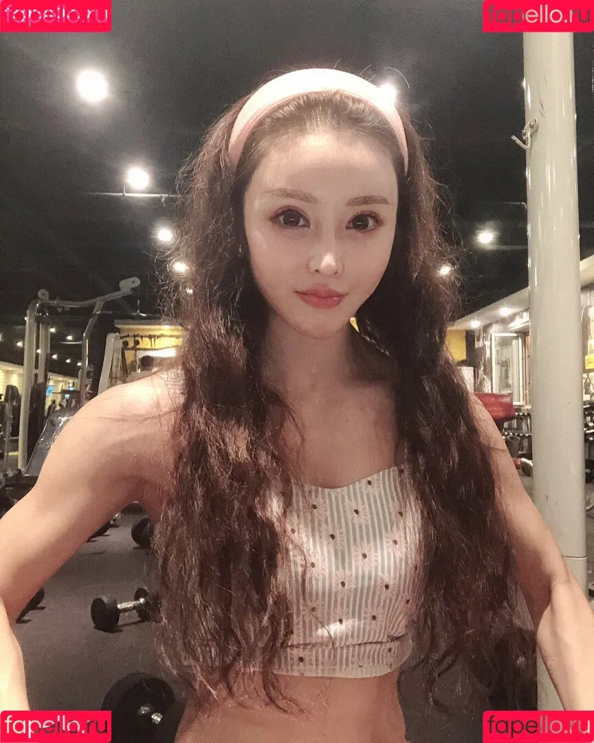 Yuan Herong / yuanherong.1229 Onlyfans Photo Gallery 