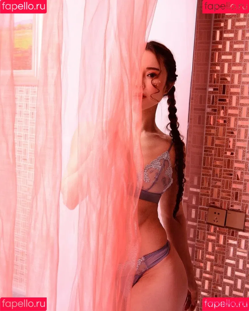 Yuan Herong / yuanherong.1229 Onlyfans Photo Gallery 