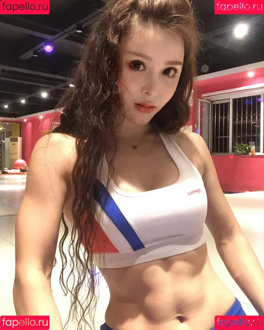 Yuan Herong / yuanherong.1229 Onlyfans Photo Gallery 