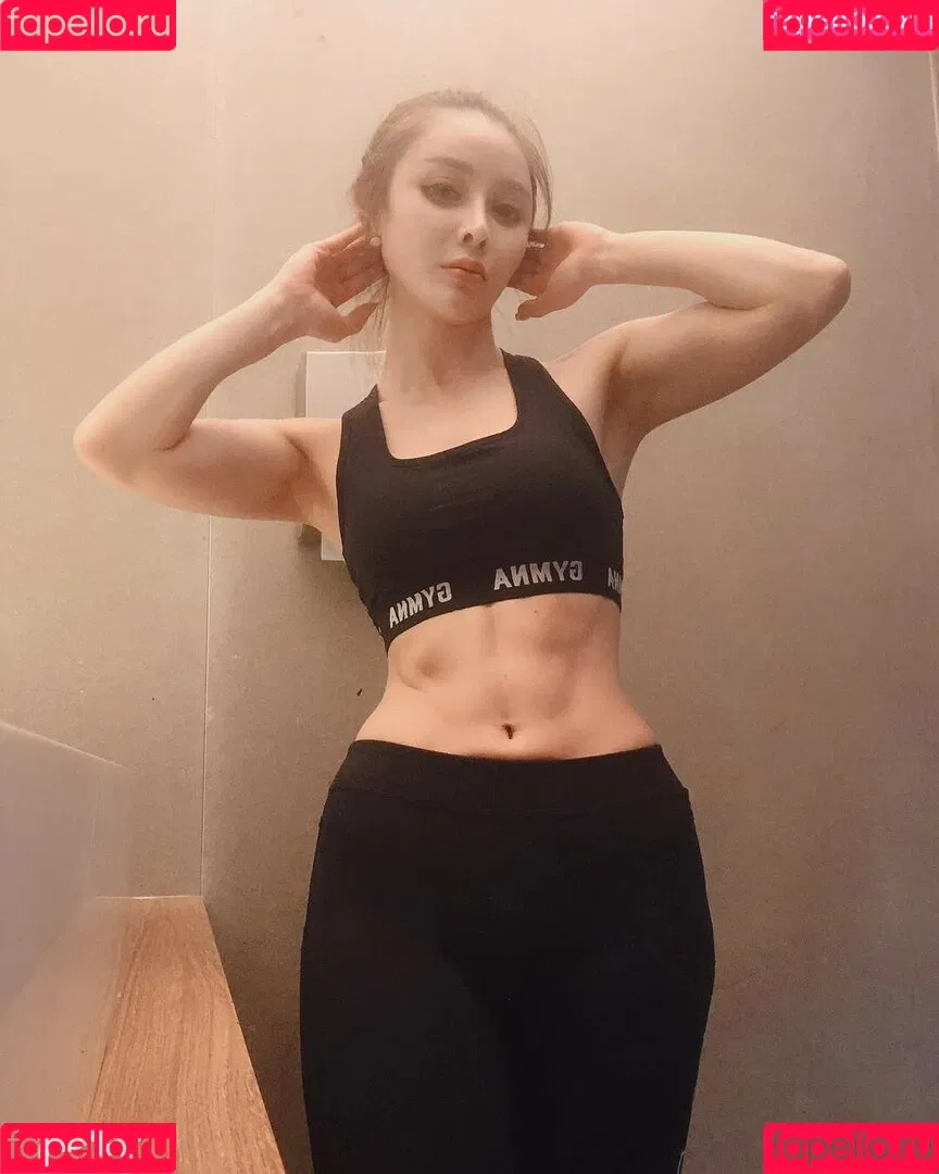 Yuan Herong / yuanherong.1229 Onlyfans Photo Gallery 