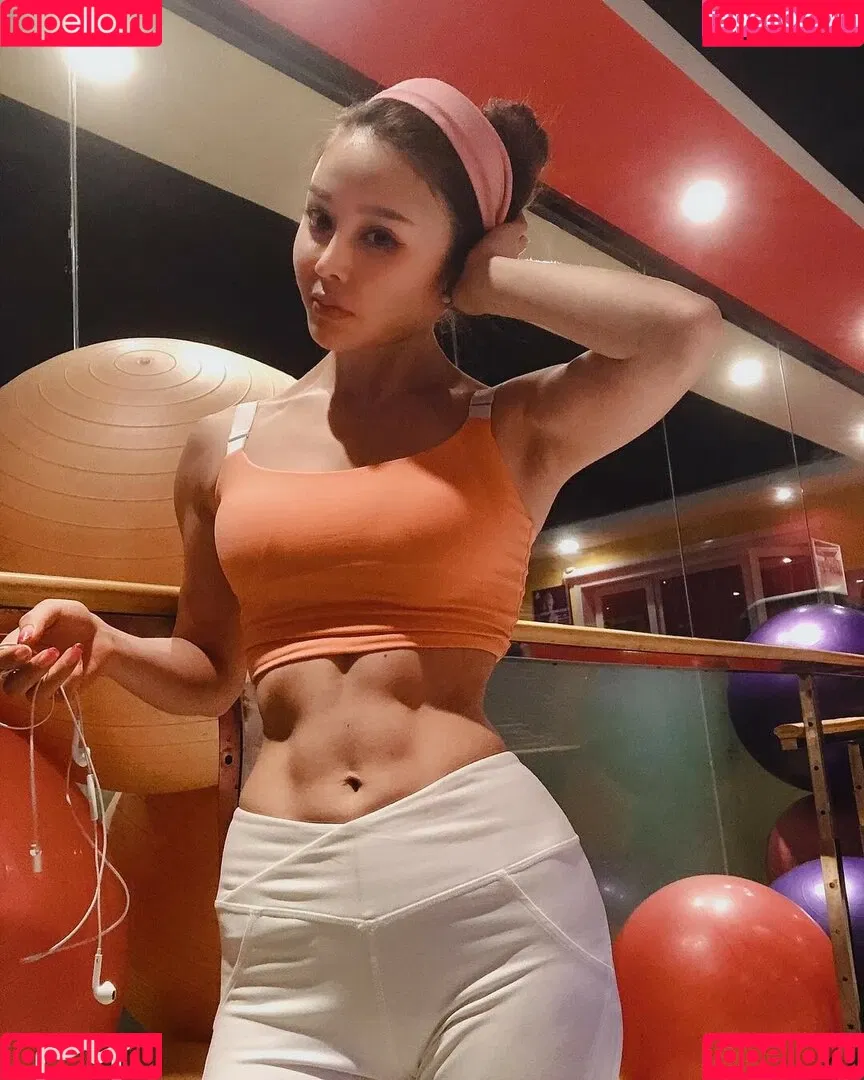 Yuan Herong / yuanherong.1229 Onlyfans Photo Gallery 