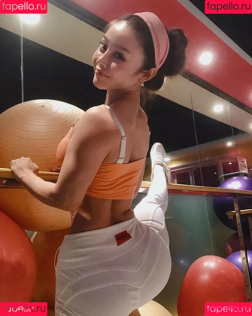 Yuan Herong / yuanherong.1229 Onlyfans Photo Gallery 