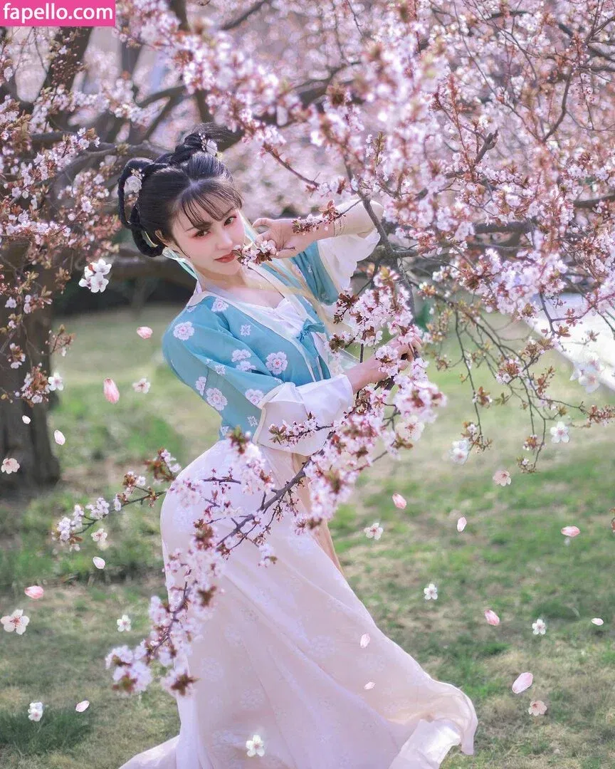 Yuan Herong / yuanherong.1229 Onlyfans Photo Gallery 