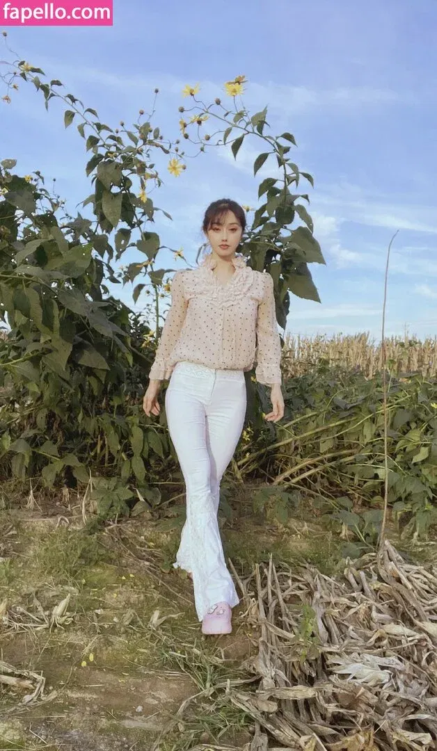 Yuan Herong / yuanherong.1229 Onlyfans Photo Gallery 