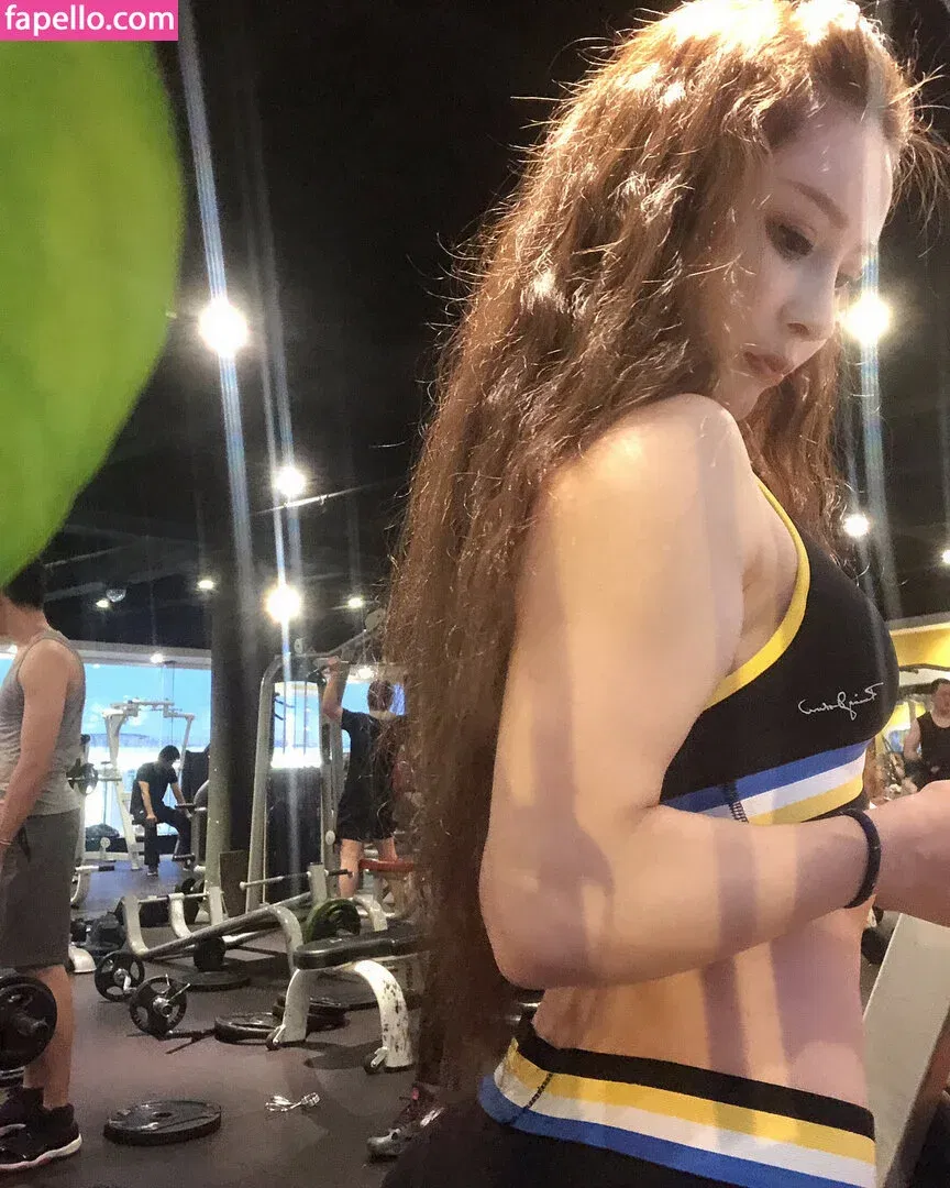 Yuan Herong / yuanherong.1229 Onlyfans Photo Gallery 