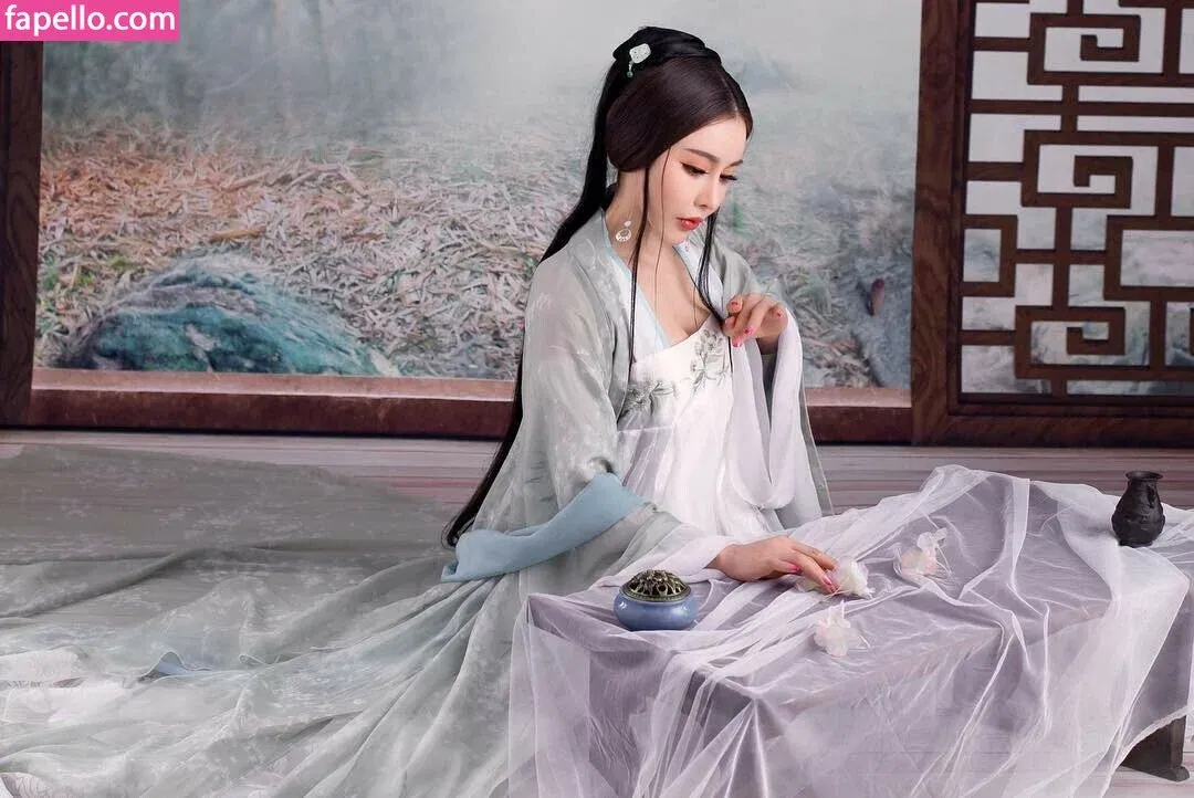 Yuan Herong / yuanherong.1229 Onlyfans Photo Gallery 