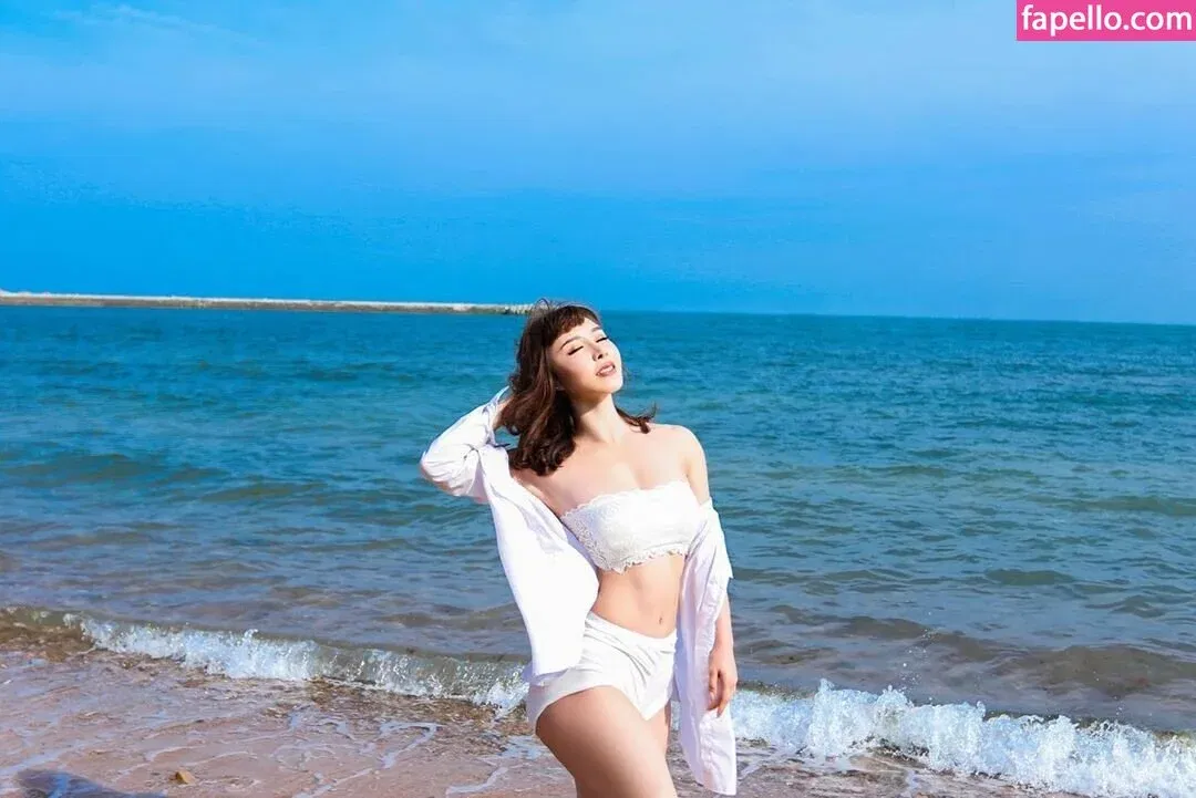 Yuan Herong / yuanherong.1229 Onlyfans Photo Gallery 