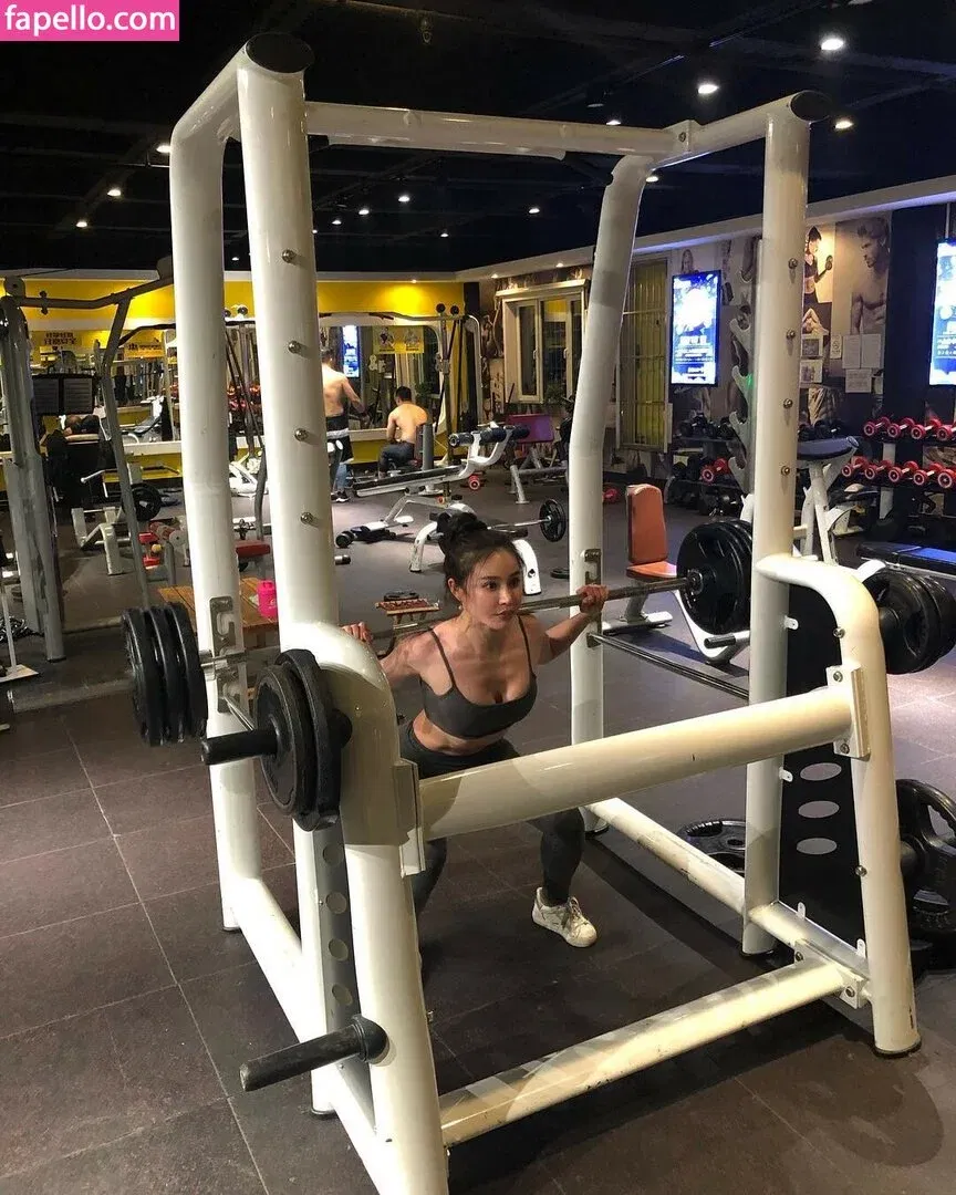 Yuan Herong / yuanherong.1229 Onlyfans Photo Gallery 