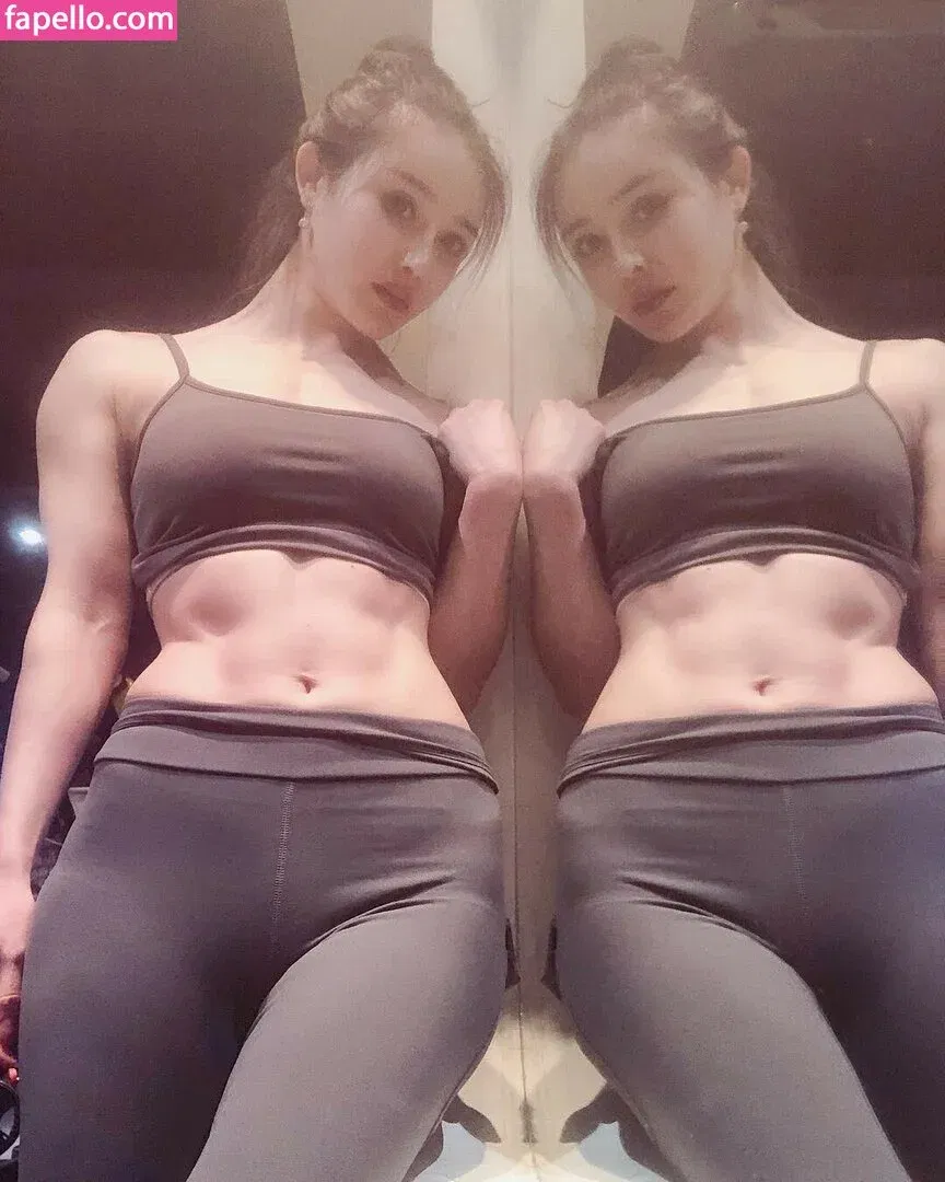 Yuan Herong / yuanherong.1229 Onlyfans Photo Gallery 