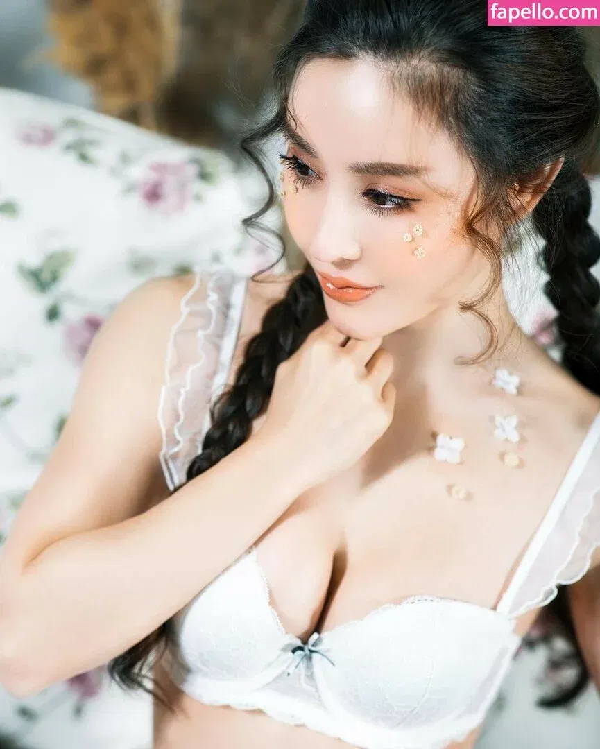 Yuan Herong / yuanherong.1229 Onlyfans Photo Gallery 