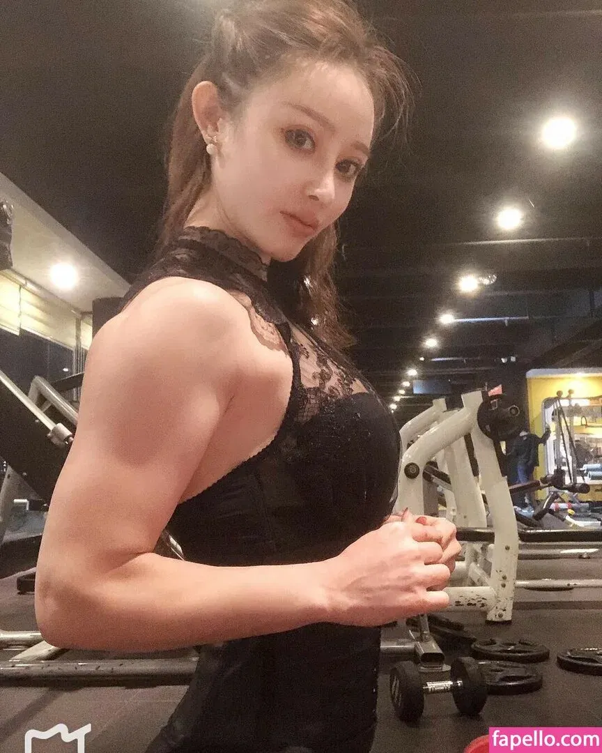 Yuan Herong / yuanherong.1229 Onlyfans Photo Gallery 