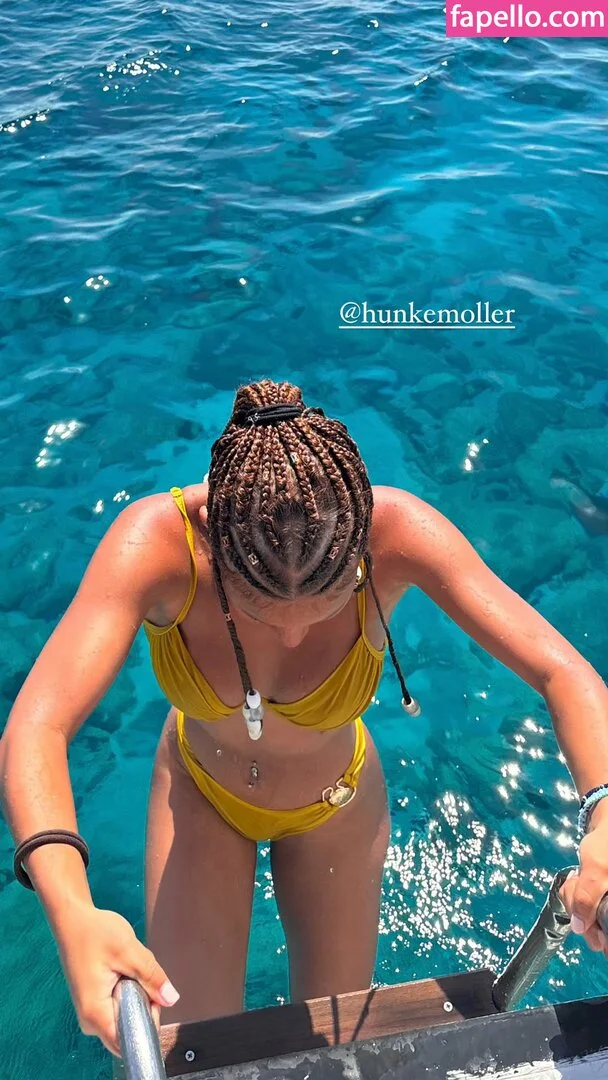 Chevelly / Vellyyx / rosechevelle Onlyfans Photo Gallery 