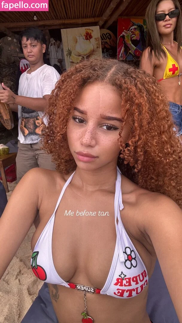 Chevelly / Vellyyx / rosechevelle Onlyfans Photo Gallery 