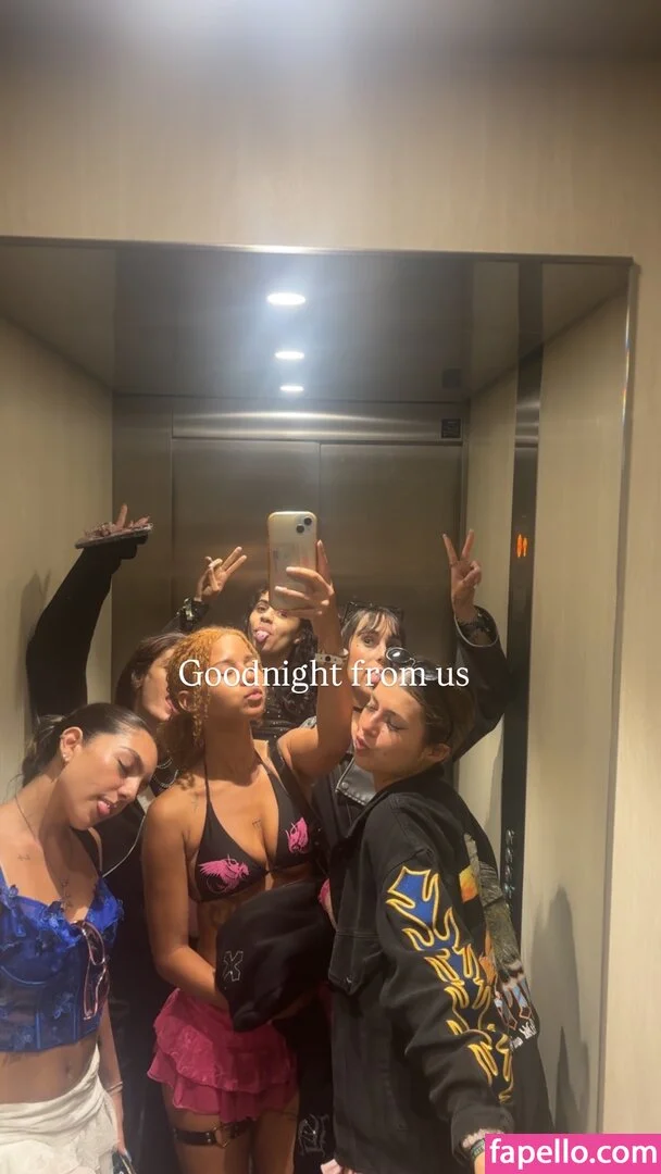 Chevelly / Vellyyx / rosechevelle Onlyfans Photo Gallery 